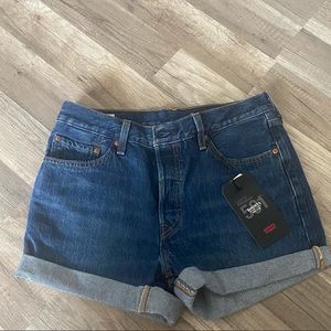 NWT Levi’s Premium 501 Shorts -Mid Rise